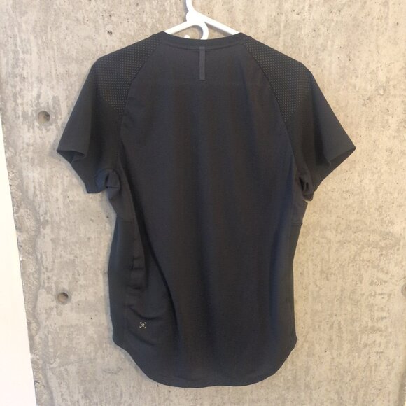 Lululemon Mens Medium Black Gray Mesh Short Sleeve T-Shirt Top Yoga Gym - Picture 2 of 9